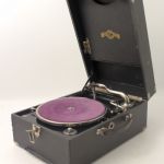 887 3203 PORTABLE GRAMO..